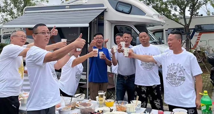 Successfully hosted an RV owners’ gathering in Weihai, Shandong, bringing together nearly 100 RV owners to share the joy of RV travel by the seaside.